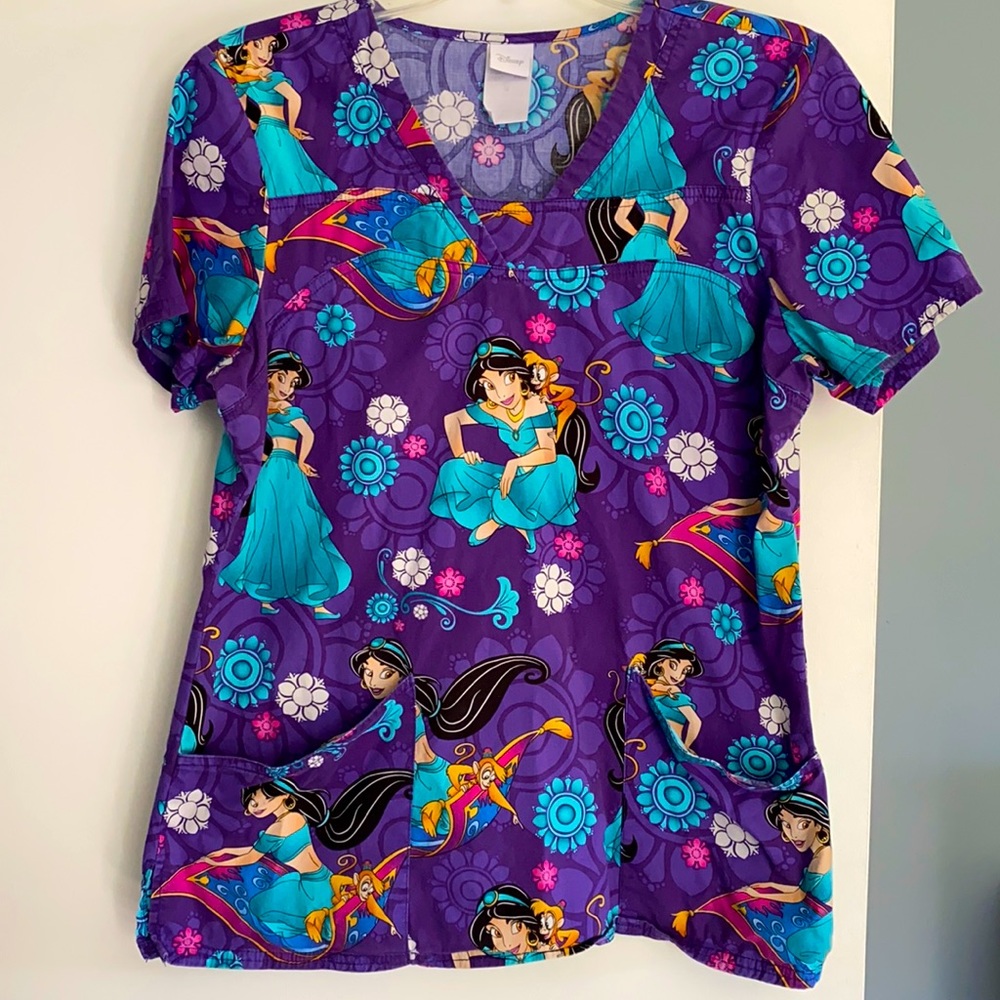 Disney scrub top: Jasmine and Abu
